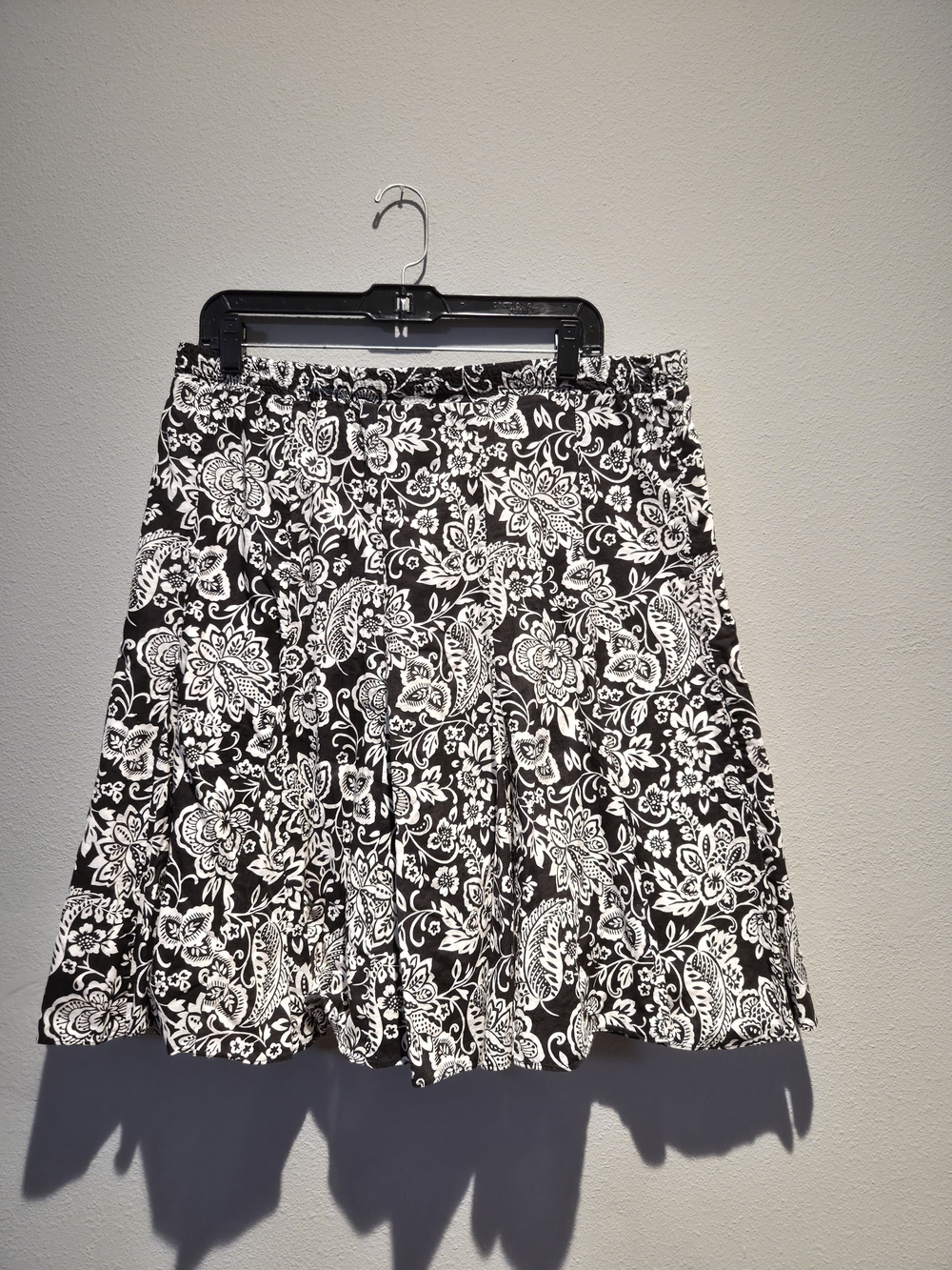 Susan Graver Black and White Floral Skater Skirt
